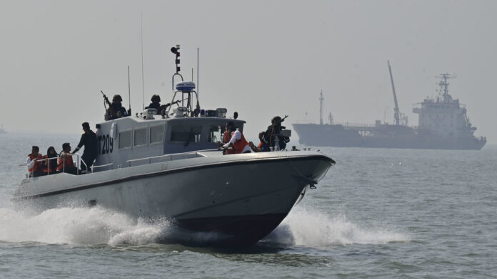 Equipo de seguridad naval de la India en un ejercicio de seguridad costera. Hindustan Times